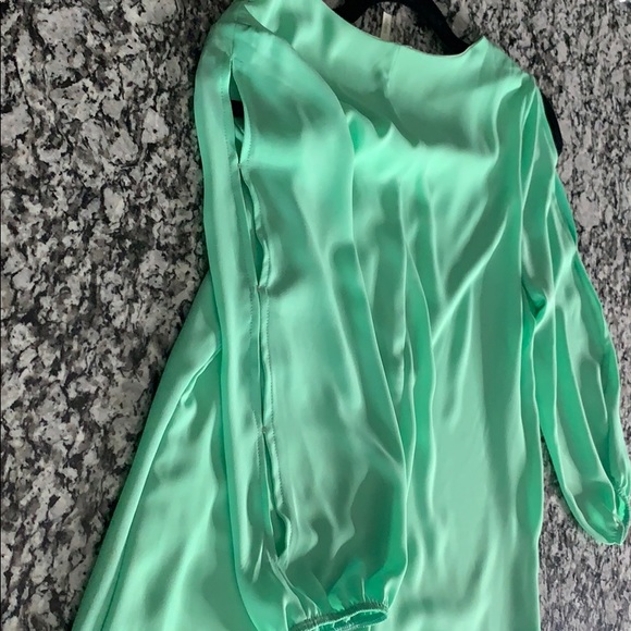 Mint Green Dress w/ Crotchet Design - Picture 4 of 6